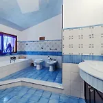 Huge With Stunnig Pool *