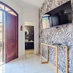 Huge With Stunnig Pool فيلة *