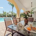 Huge With Stunnig Pool بارتينيكو