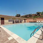 Huge With Stunnig Pool * بارتينيكو
