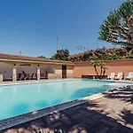 Huge With Stunnig Pool فيلة *