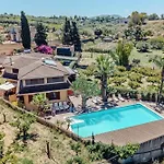 فيلة Huge With Stunnig Pool بارتينيكو