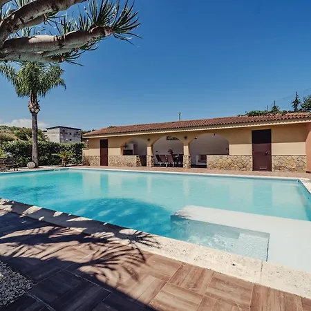 Vila Huge With Stunnig Pool