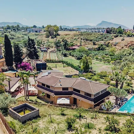 Huge With Stunnig Pool
