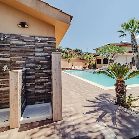 Vila Huge With Stunnig Pool *